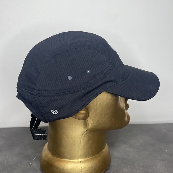 Lululemon Race to Place Hat in Black - Picture 4 of 5